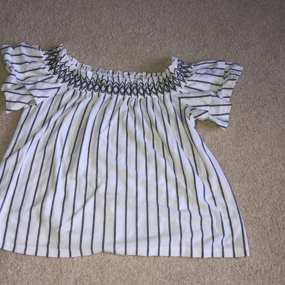 American Eagle off the shoulder!